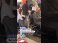 Scholieren runnen scootwash voor ouderen