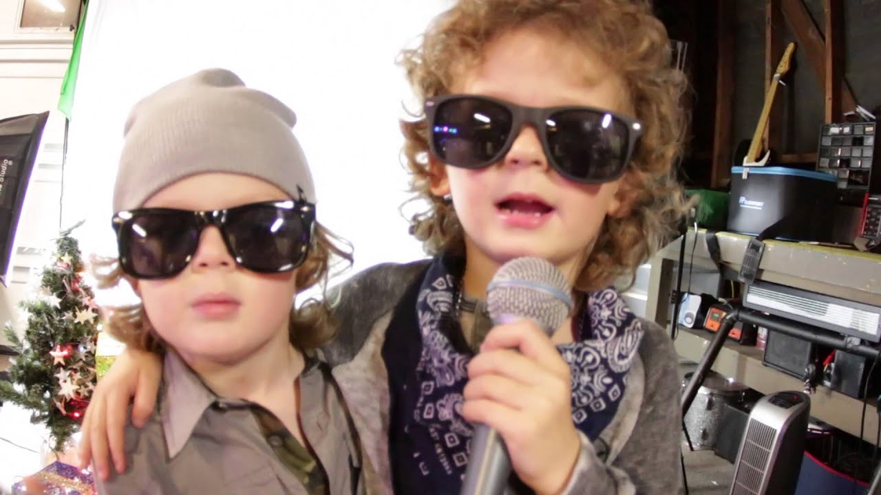 LG2 Father Christmas Video 2015 1920 x 1080