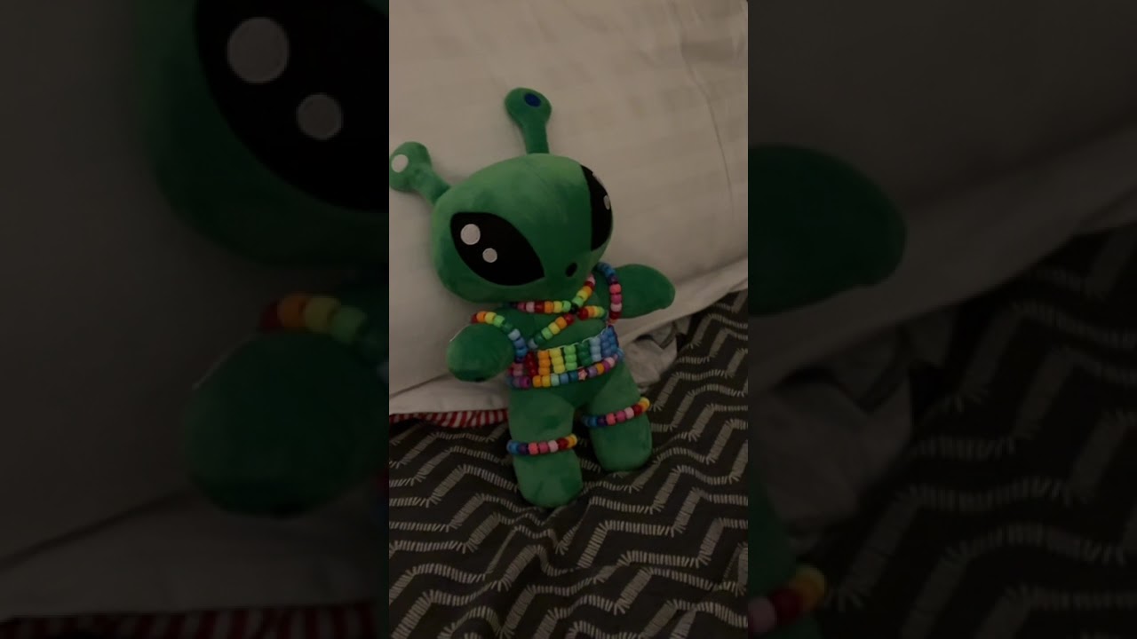 Afternoon in a life with my alien bleep bloop 👽💚 part 1