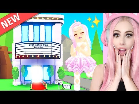 I Spent All My Robux On The Hollywood Home In Adopt Me Brand New Adopt Me Update Youtube - leah ashe roblox adopt me clothes