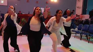 Sobre as Águas  - Rapha Gonçalves e Isaías Saad (Ministração de Coreografia)
