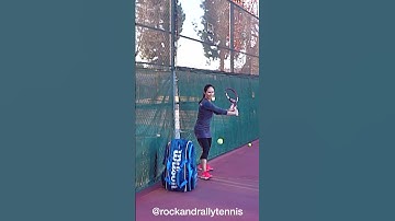 1st backhand slice lesson - not too shabby! 😎 #shorts #tennis #sport #tennisgirl #usta #tennislife