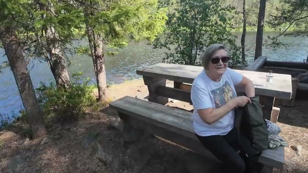 KESÄMATKALLA SUOMESSA osa 11 ⎜Hossan poluilta Suomussalmelle kantria kuuntelemaan