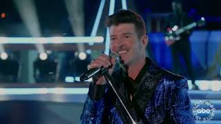 Robin Thicke - Let It Snow(11.26.2023)(Disney Holiday 1080p)