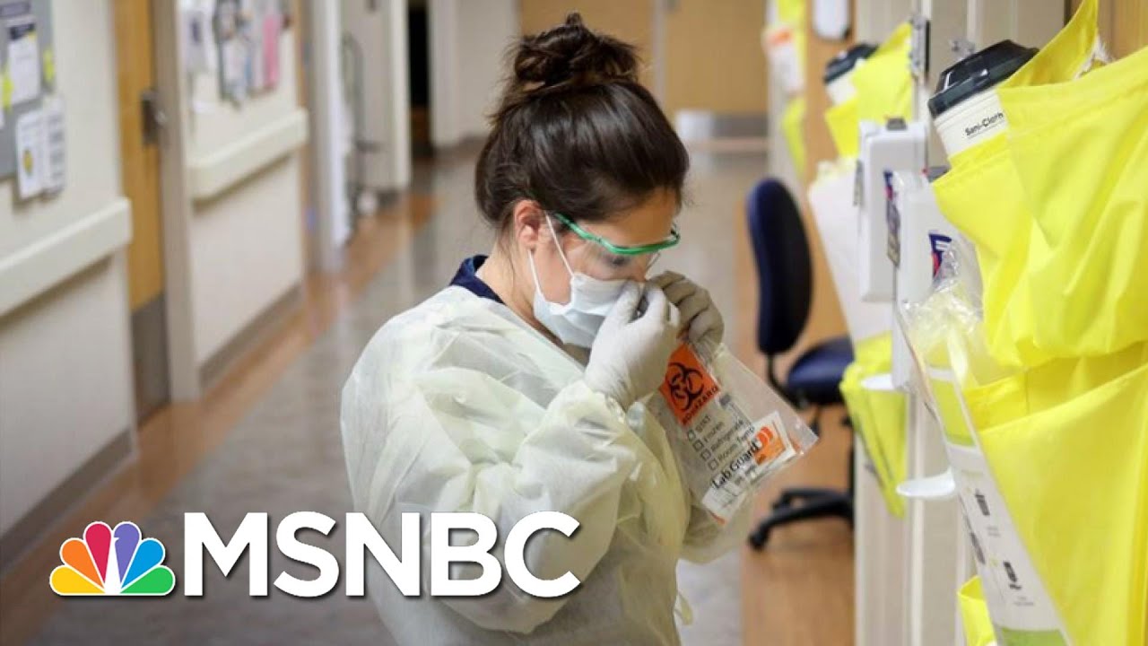 Atlanta Residents Who Live Above A Hospital Cheer Medical Workers The