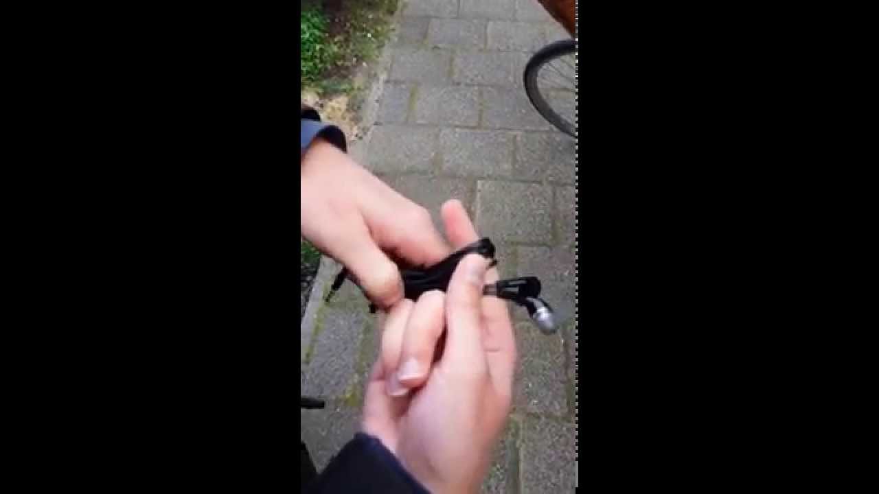 how to tie headphones to not tangle