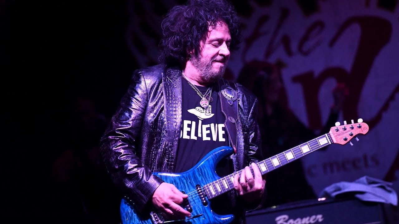 マイケル・ランドウ参加　オリビア・イン・コンサート　VHSビデオレンタル落ち 🎸LAが生んだ奇跡のギターデュオ、ついに日本上陸！⚡ - YouTube