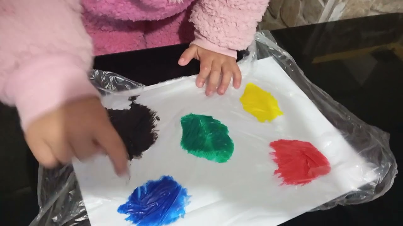 ATIVIDADE COM COLA COLORIDA