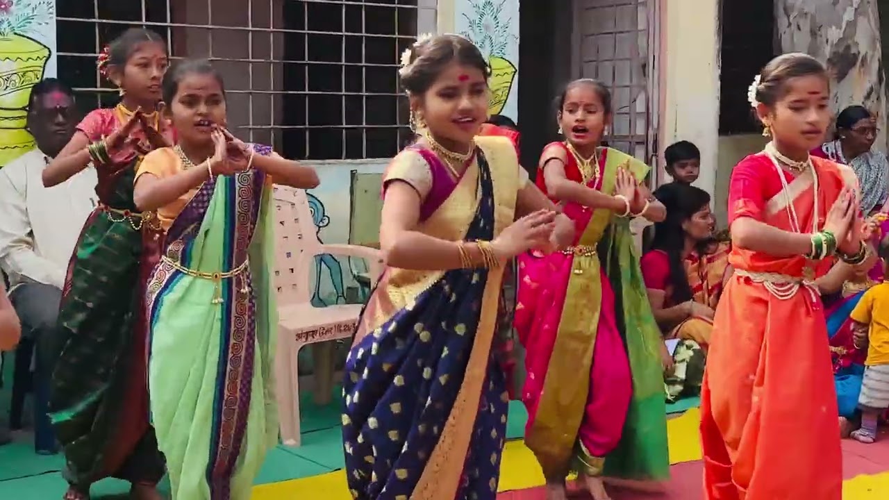 "इतिहासाचे रंग रूप हे आले या नगरा " स्वागतगीत