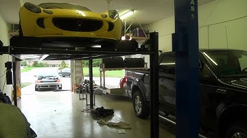 Time lapse video:  unloading the Exige