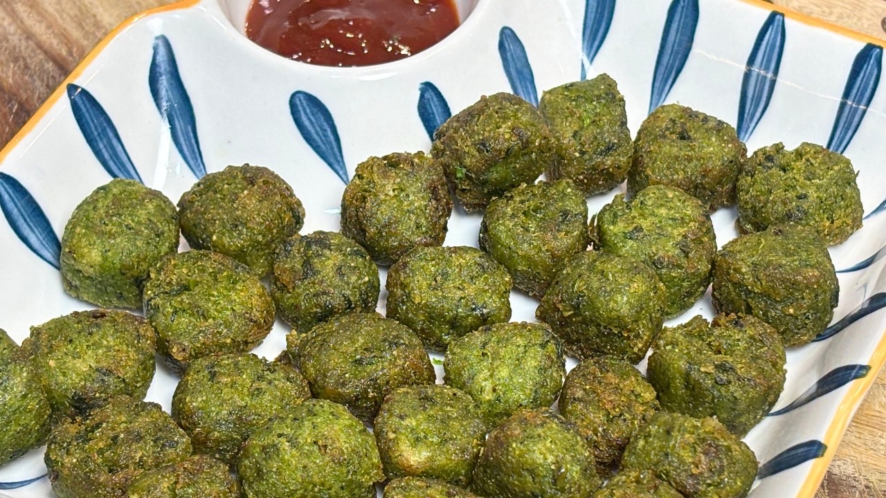 Palak Matar Bites – Kids Will Ask for This Again | No Maida