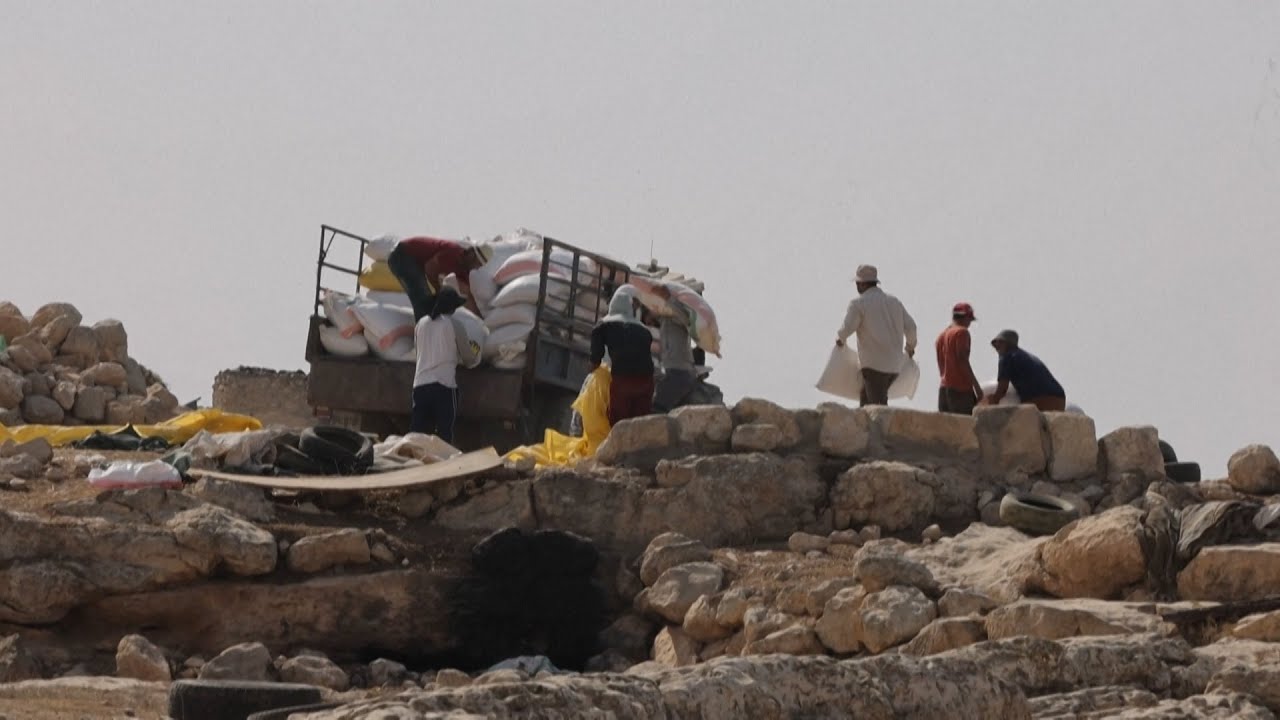 خربة زنوتا جنوب الخليل تواجه خطر التهجير واعتداءات المستعمرين