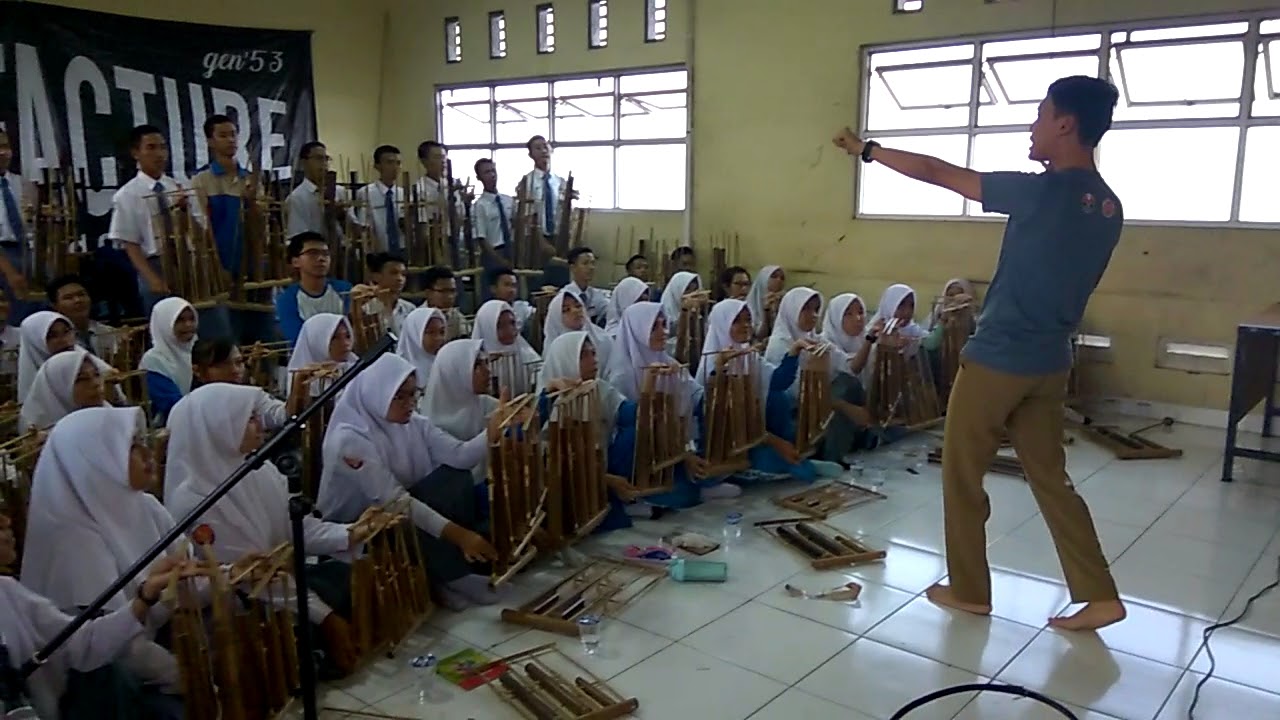 Laksmana Angklung SMKN 1 KARAWANG (Latihan)