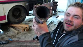 Bus ohne Krümmer - Auspuff abgefallen | Dumm Tüch