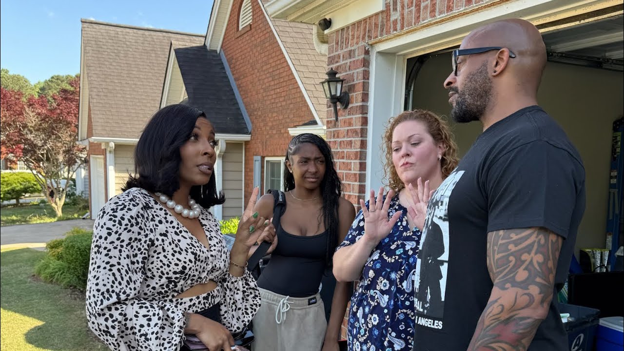 Бывшая жена Ларри, Шарра, появляется и говорит Бетани, чтобы она перестала пытаться стать Мачехой...