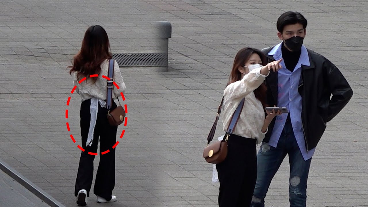 휴지를 낀채 거리를 활보하는 여자를 본다면? | 사회실험 | 실험카메라