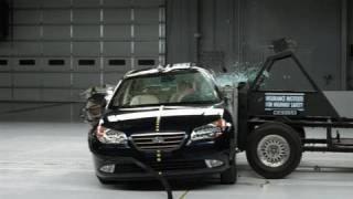 2008 Hyundai Elantra side IIHS crash test