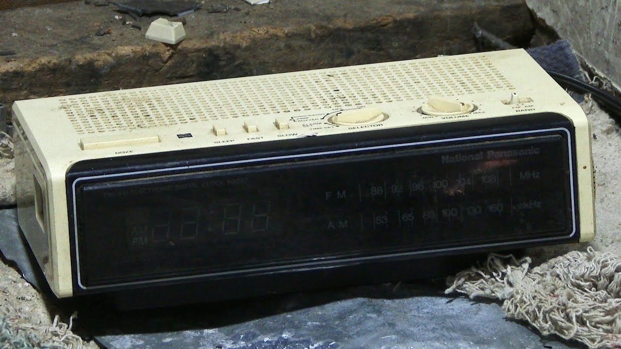 Smash Vintage National Panasonic Alarm Clock Radio - YouTube