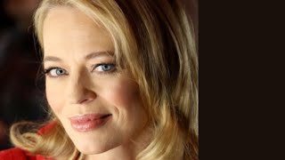 13 Sexy Photos of Jeri Ryan