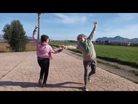 Vídeo: Com Lligar Un Bolero Calat