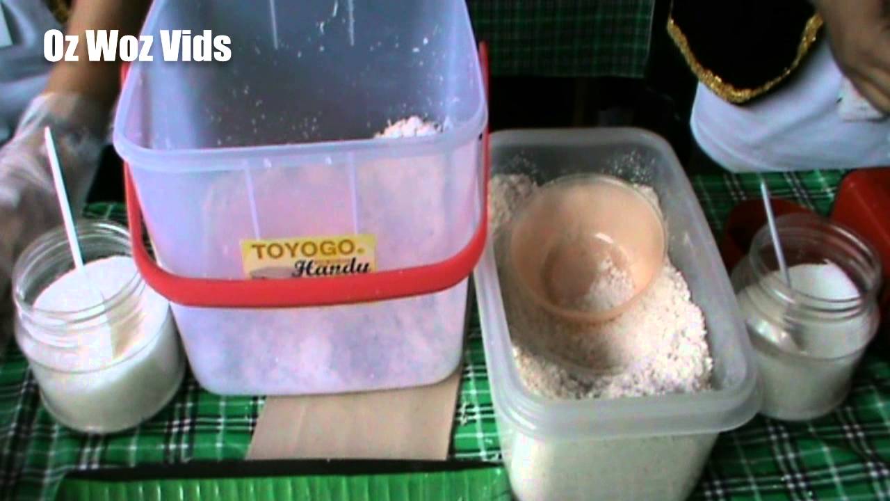2014 signe chinois DEMO ON MAKING PINOMPOH or Sago Cake