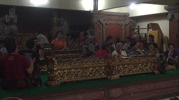 Balinese Gamelan Rehearsal - Getting it Together