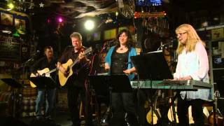 Hardly Sisters sing Hit the Road Jack