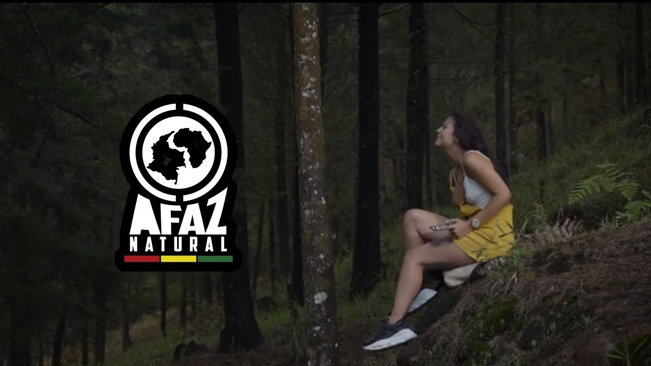 在 YouTube 上觀看「Afaz Natural - A Ella Le Dicen (Video Oficial)」