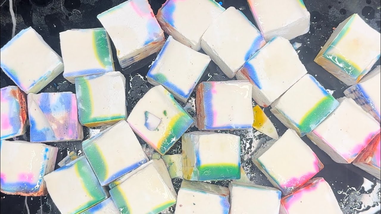 Dyed gym chalk cubes 💘 - YouTube