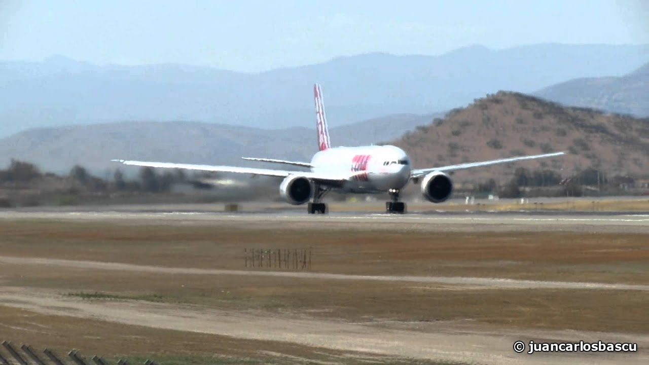 TAM Boeing 777-300ER PT-MUD departing from Arturo Merino Benitez to Guarulhos (JJ8027)