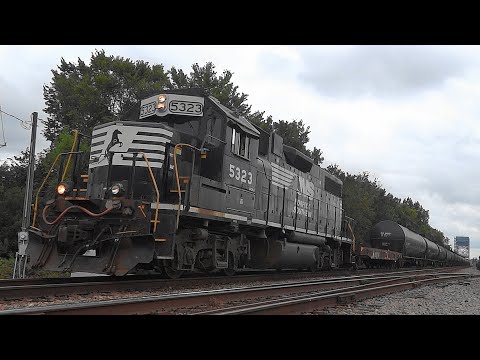 Nice Leslie RS3L Train Horn on EMD GP38-2