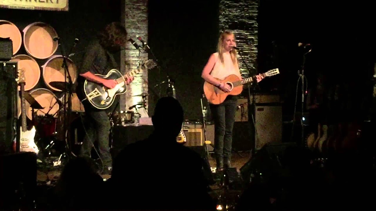 Regardez Luluc - Winter Is Passing - City Winery, NYC - 3.14.16 sur YouTube Regardez Luluc - Winter Is Passing - City Winery, NYC - 3.14.16 sur YouTube