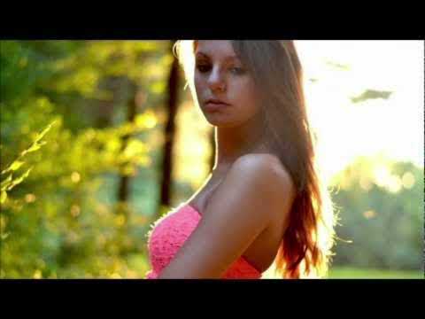 Молодая девочка ждёт /кавер