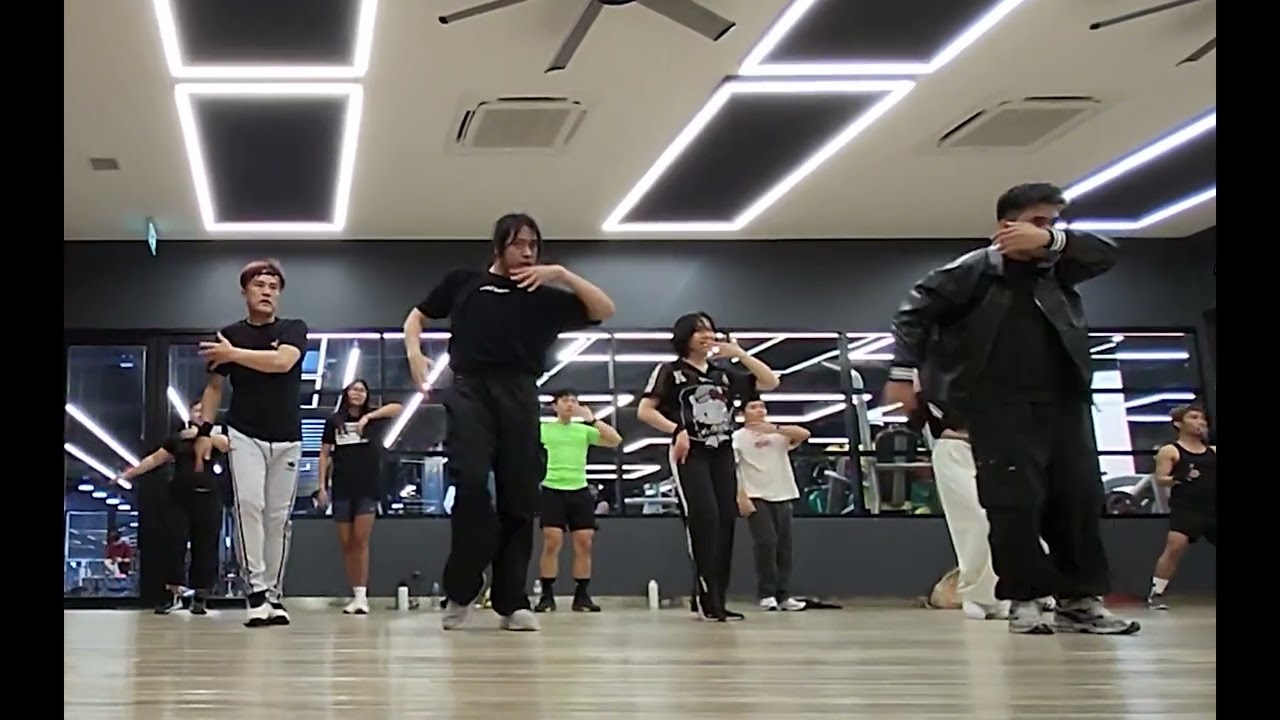 EXO - Crown - 20260124