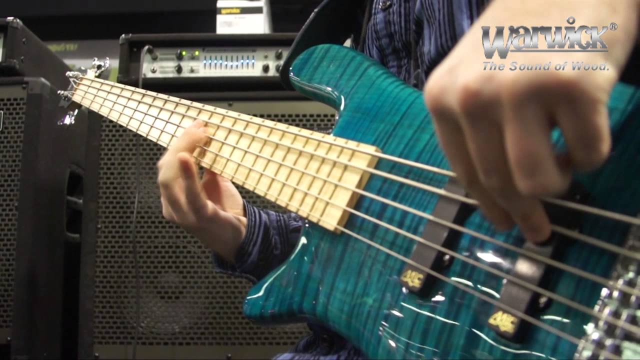 Warwick @ NAMM 2013 - Mike Zabrin and his Streamer LX