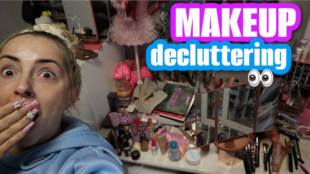 Organize, Clean & DECLUTTER ALL my MAKEUP with me!! *Vlogmas Day 16*