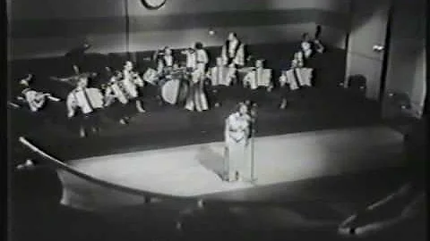 Dorothy Squires - Kiss Me Goodnight