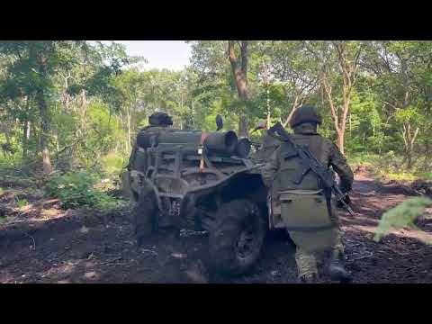 Ивановские десантники уничтожают технику ВСУ из противотанкового ракетного комплекса Корнет