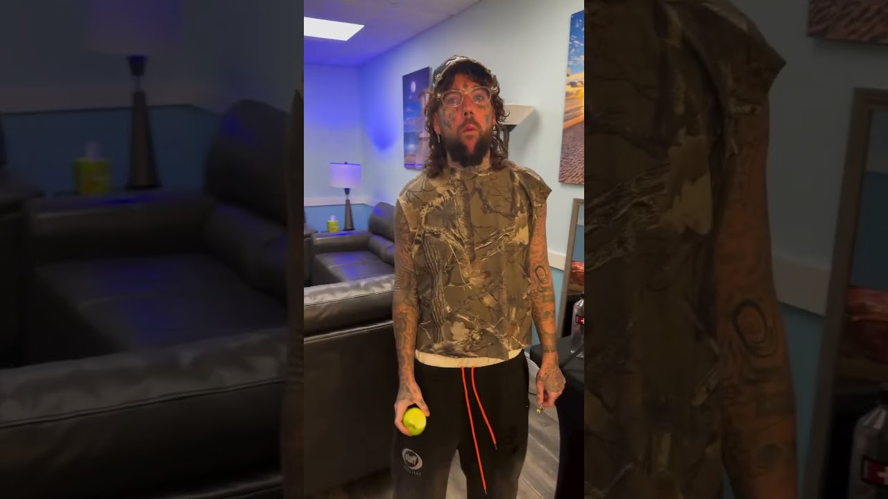 Scrim eating an apple for the first time in 37 years 👀 🍏