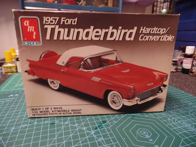 1957 Ford Thunderbird AMT Ertl 1:25 Scale Model Car Kit