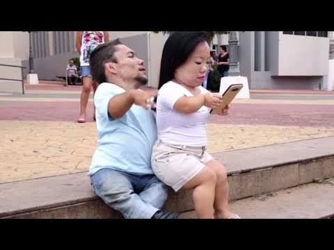 Video: Pasangan Dari Masa Kecil Yang Berbeda