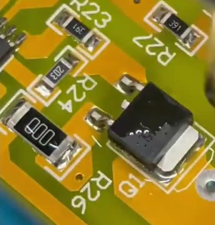 How to Desoldering mosfet transistor and smd fuse resistor #mosfet #resistor