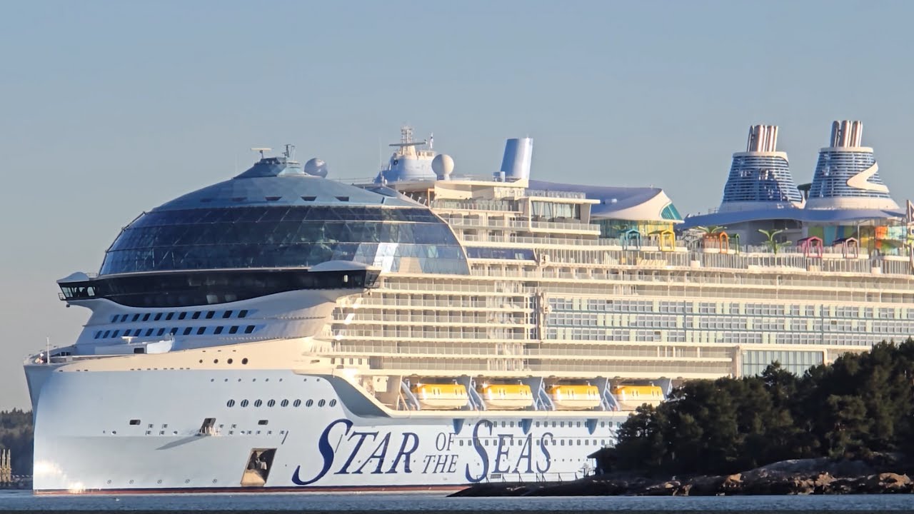 Star of the Seas first sailing | See the MASSIVE new Icon-class ship in action