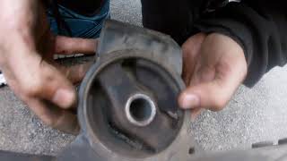 Замена подушек двигателя Mitsubishi Carisma 1.8 GDI AT Замена подушек двигателя Mitsubishi Carisma 1.8 GDI AT