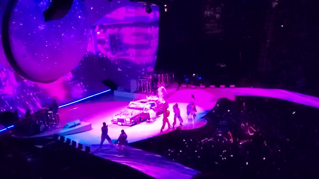 7 Rings LIVE - Ariana Grande SWT Dallas - YouTube