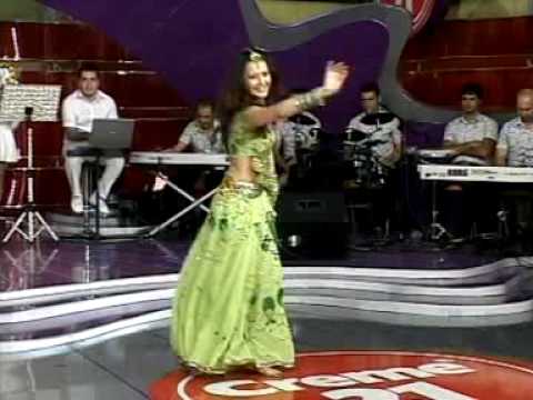 Aaja nachle and Kajra re -  Oksana Rasulova - papuri indian dance