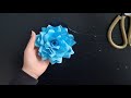 tạo một bông hoa hồng lớn và những bông hoa bé trang trí xung quanh làm đồ treo tường p1