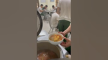 Bữa sáng của bộ đội ăn mì tôm trứng vịt lộn giá chỉ 13k/người #shots #food #bodoi #xuhuong #army