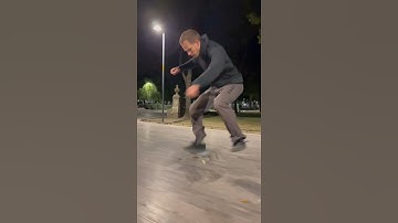 Nollie varial kickflip