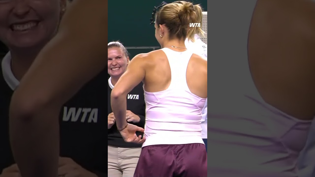 When your opponent’s nails are so good you have to check them out 💅#WTA #SgTennisOpen #tennis #nails